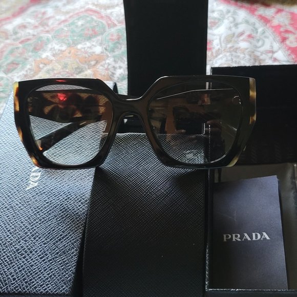 PRADA SUNGLASSES - Picture 6 of 10